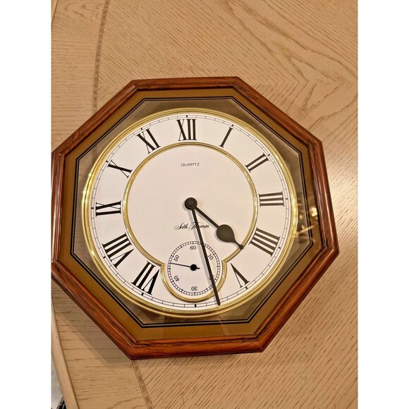 Vintage Seth Thomas Octagonal Quartz Wall Clock Brown Wooden Frame - Works - Picture 1 of 2